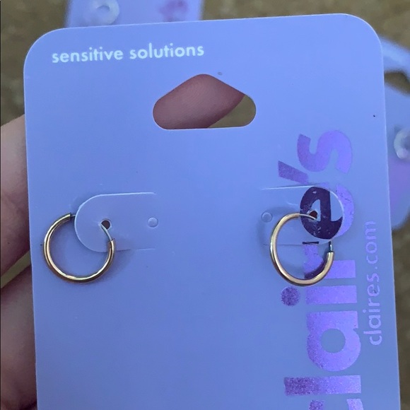 Claire’s Hoop Earring - Never Worn - Picture 2 of 5